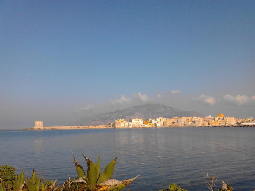 Ferienwohnung Sole E Fiori Di Sicilia Valderice Exterior foto
